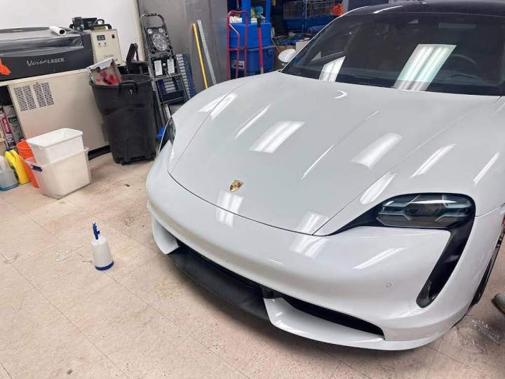 Porsche Wraps Aurora